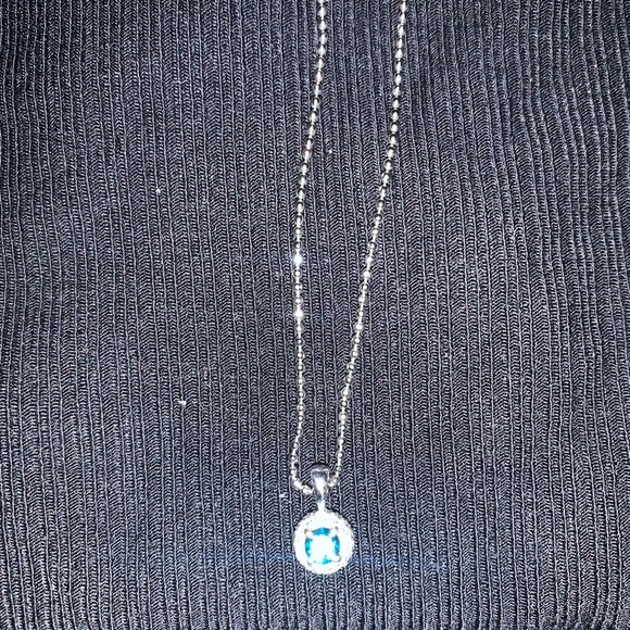 Beautiful blue diamond necklace, natural stone - Picture 4 of 9
